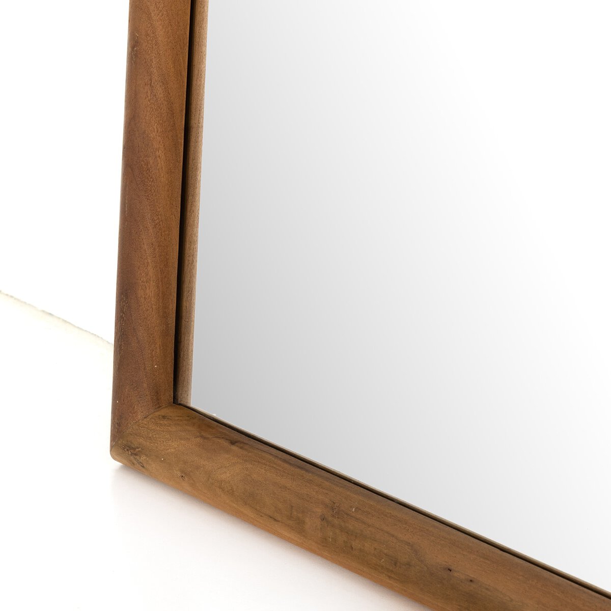 Gulliver Floor Mirror — detail view 2